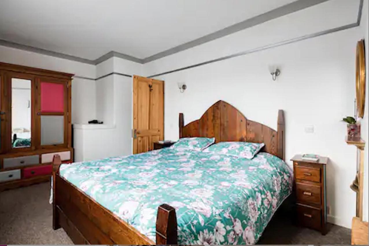 Lovely Three Bedroomed House, Parking 2 Cars London Eksteriør billede