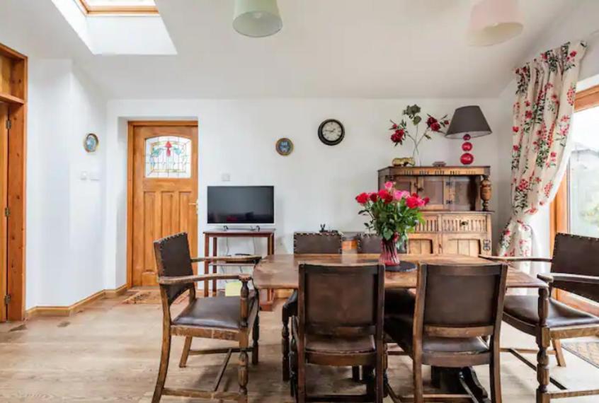 Lovely Three Bedroomed House, Parking 2 Cars London Eksteriør billede