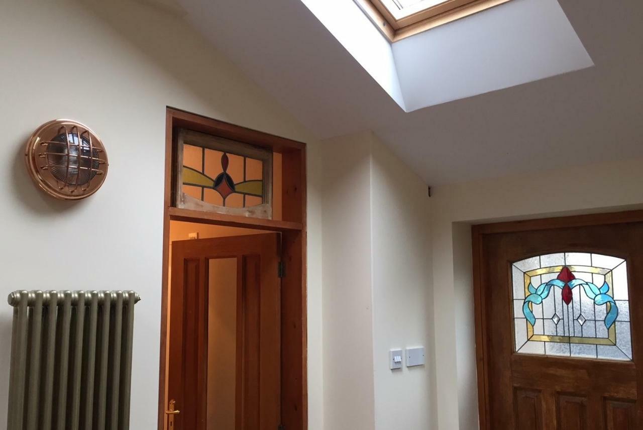 Lovely Three Bedroomed House, Parking 2 Cars London Eksteriør billede